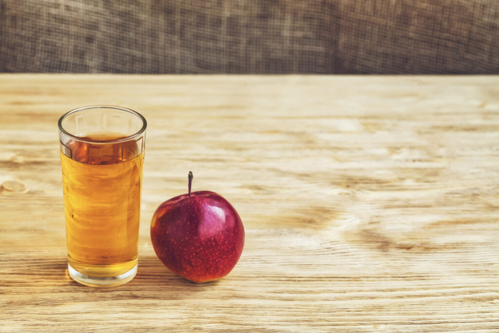 Apfel,Apfelsaft,bei,Diabetes,Fruchtsaft