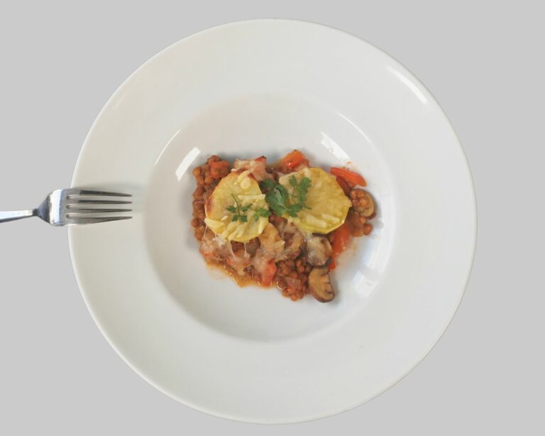 Linsenauflauf,vegan,herzhaft,braune Champions,Käse,Haube,Kartoffeln,Paprika,gesund,lecker