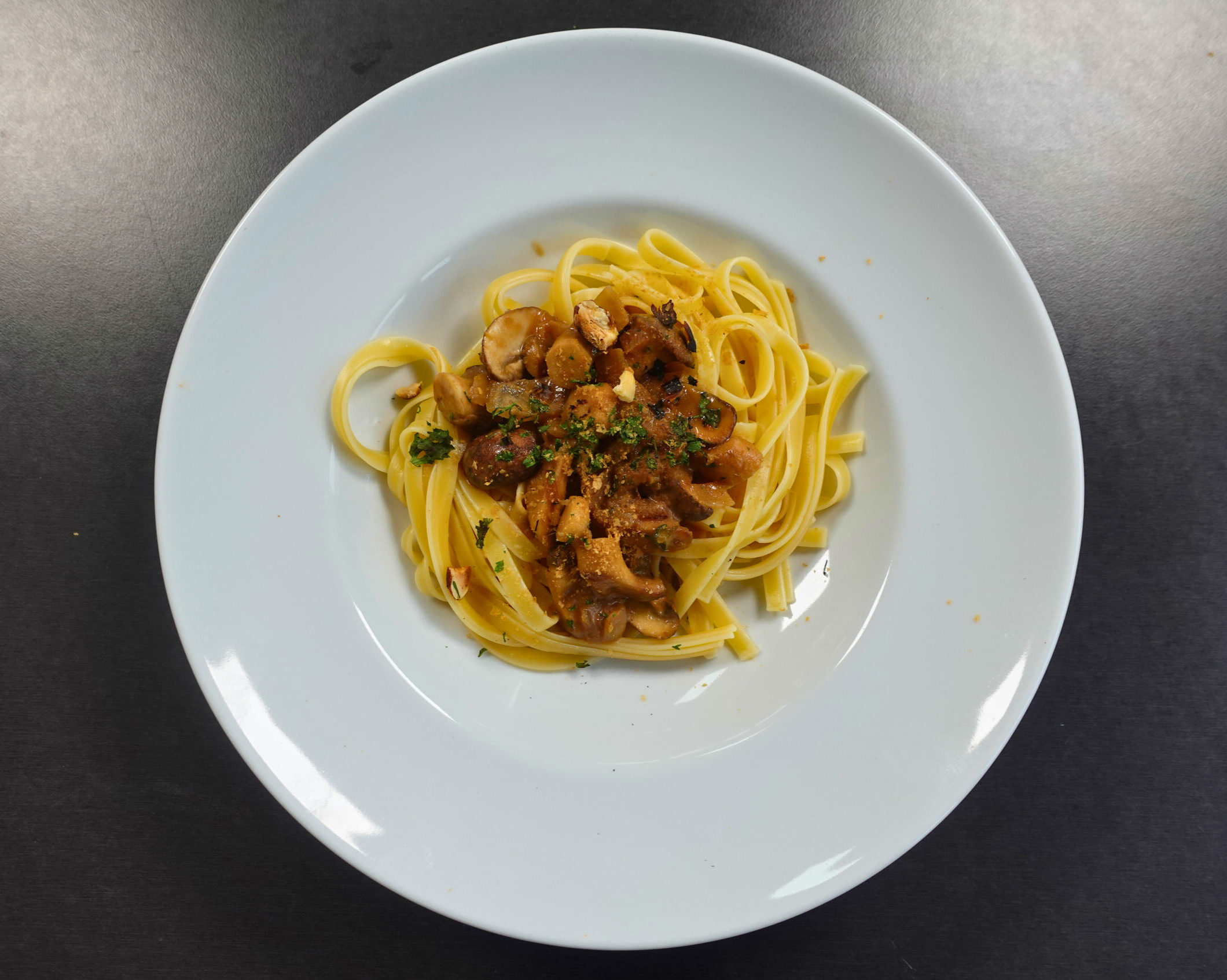 vegan,Nudeln,Pasta,Pilze,Sauce,Pilz-Rahm-Sauce,gesund,einfach,Mandelmus,mit Hefeflocken