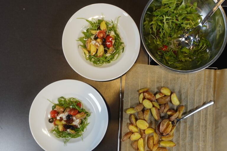 Rucola-Salat mit Kartoffelecken, Basis-Rezept,kartoffelwedges
