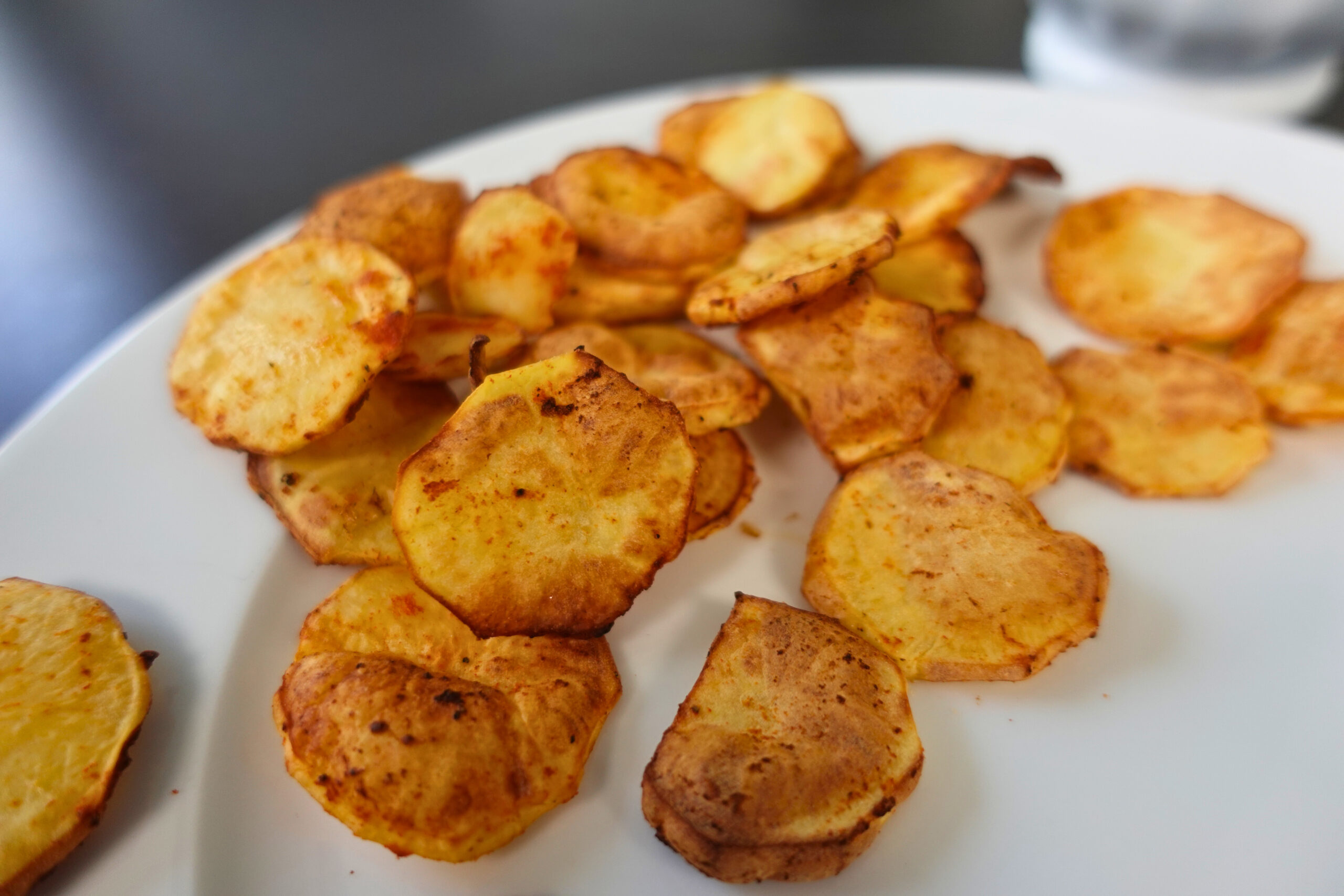 Chips,selbstgemacht,gesund,alternative,Nahaufnahme,essen,gut,Teller,abnehmen,Diabetes, Heißluftfritteusen-Chips