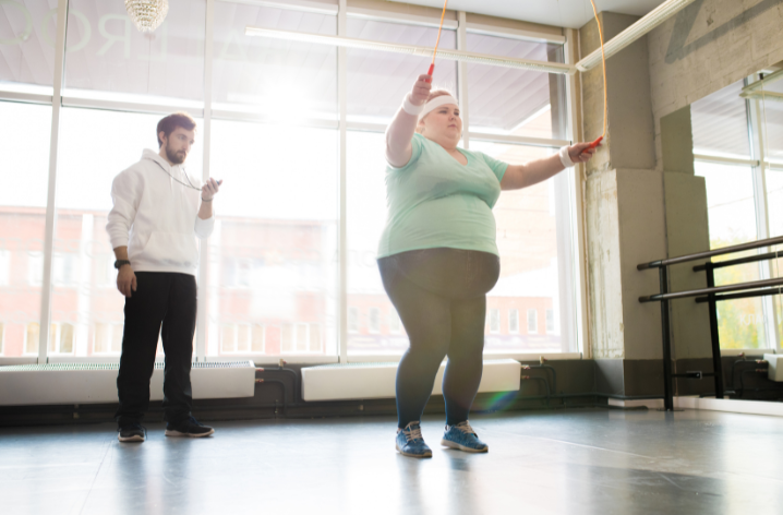 Frau,Abnehmen,Fittness,Übung,Coach,Crash-Diät,Hung,Gewicht,starke Abnahme